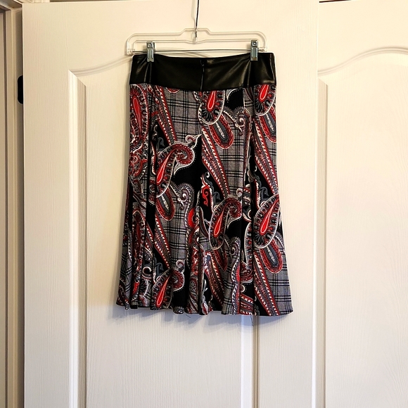 Svetlana matching skirt and blouse outfit - Picture 5 of 11